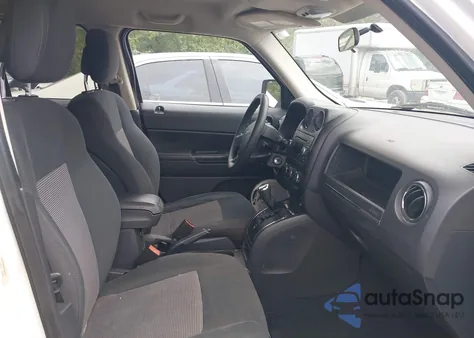 2010 Jeep Patriot Sport z USA, uszkodzony, nr VIN 1J4NT2GB2AD500973